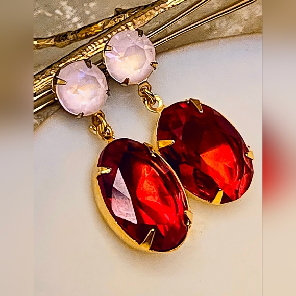 Superior Minimalist Pigeon Blood Red Glass & Powder Pink In Gold Plated Earrings - Picture 4 of 8